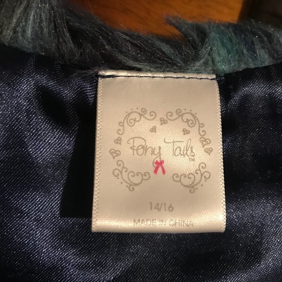 SOLD- Blue faux fur vest Girls 14/16 - Picture 8 of 8